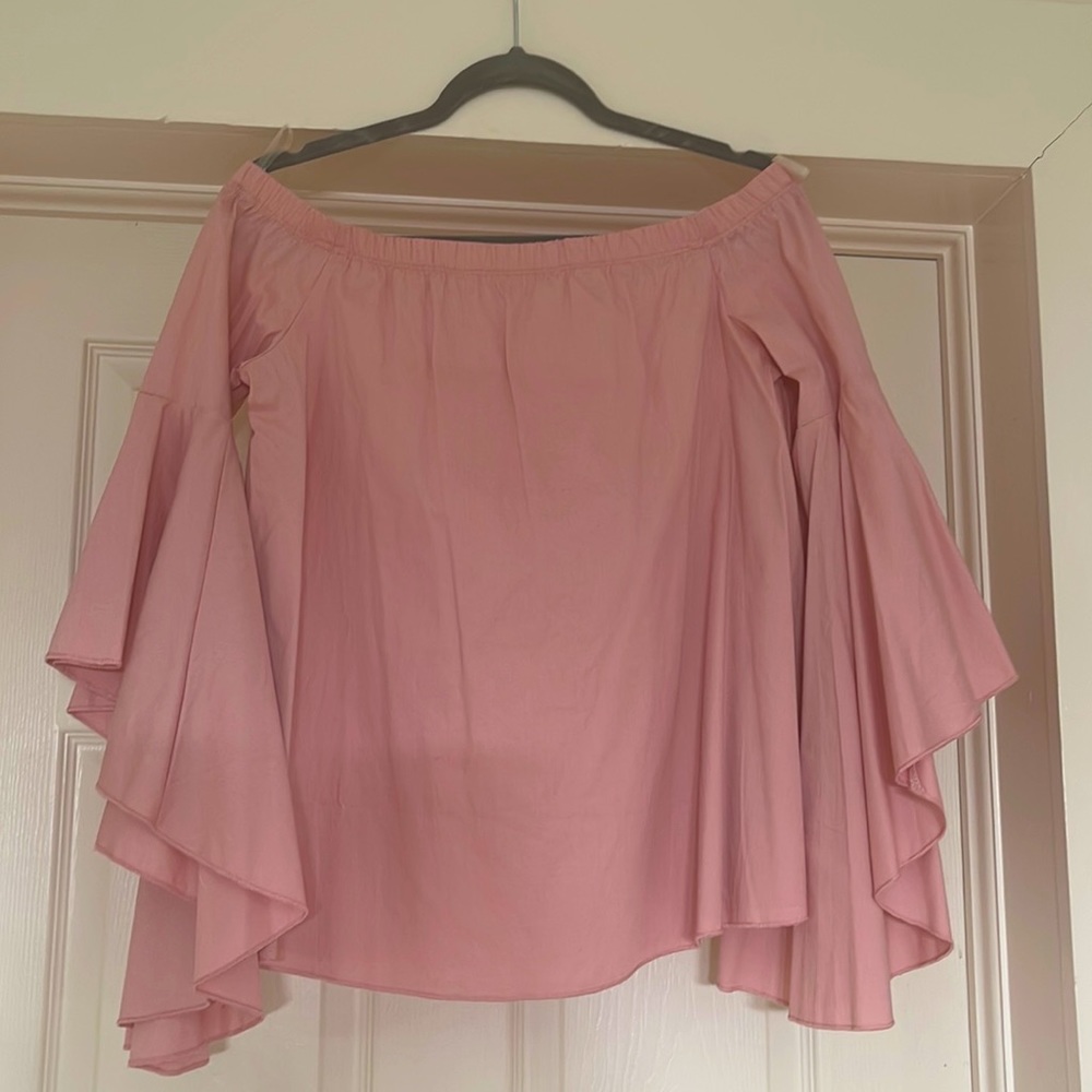 Off the shoulder maternity shirt. Lightweight material for a cool summer outfit